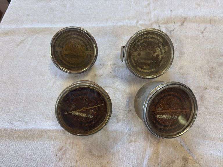 (4) Allis Chalmers D14 Tachometers