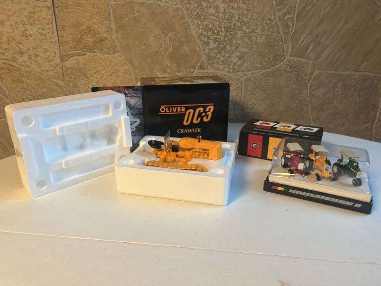 1/16 Oliver OC-3 Crawler + 1/64 Agco Historical Series Set NIB Ertl image