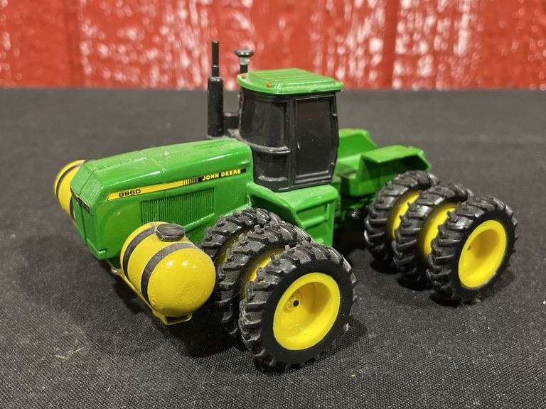 1/64 John Deere 8960 Customized image