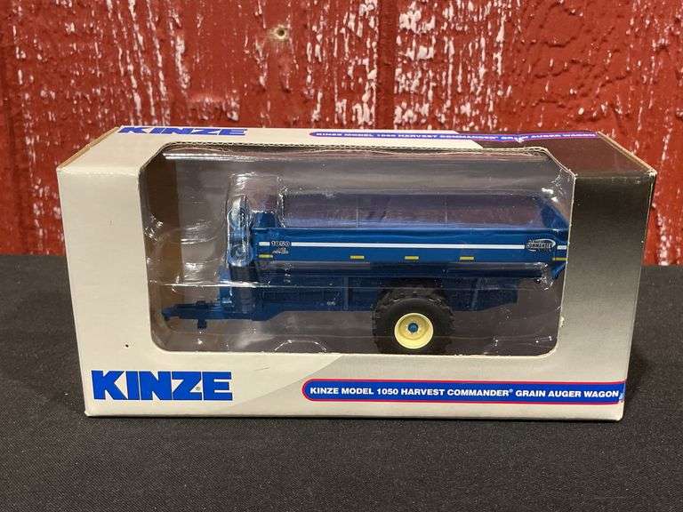 1/64 Kinze 1050 Grain Cart NIB SC image