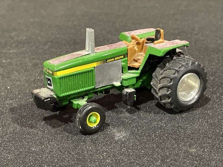 1/64 John Deere Puller Custom image