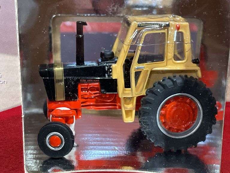 1/64 Case 1170 Demonstrator Authentics NIB Ertl