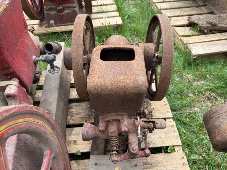 1.5HP John Deere Model E - Red