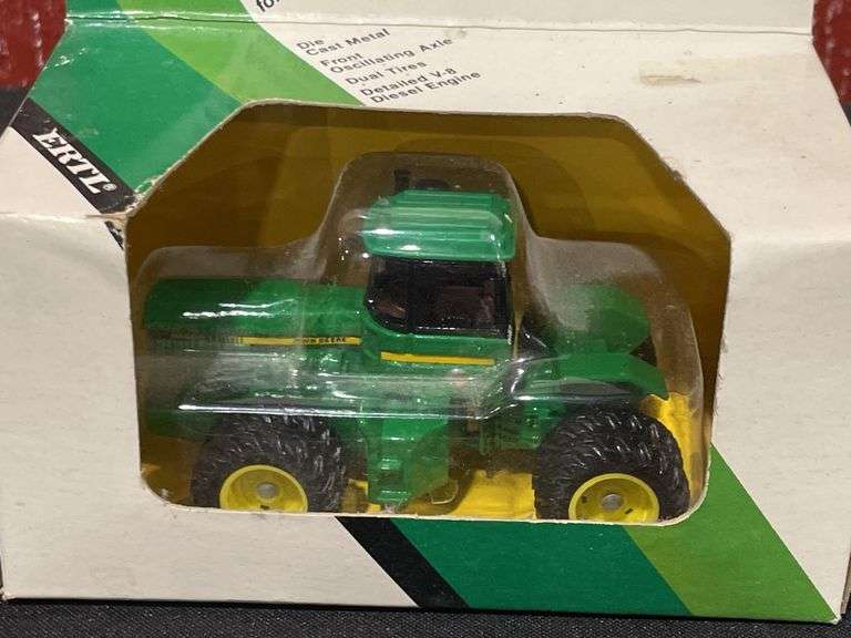 (2) 1/64 John Deere 4wd NIB Ertl