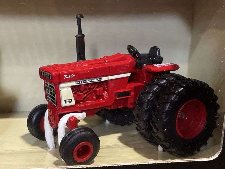 1/64 IH 1466 + 1468 40th Anniversary Set NIB Ertl