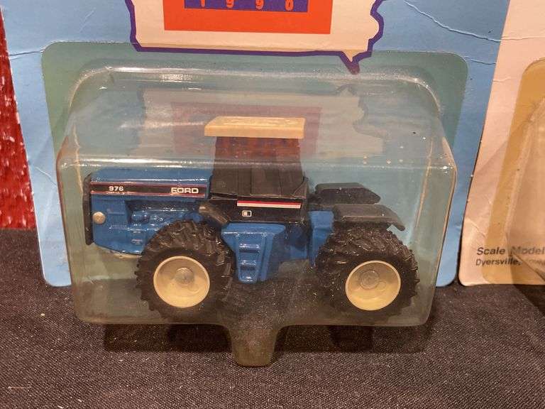 (2) 1/64 Ford 846 + 976 NIB SM