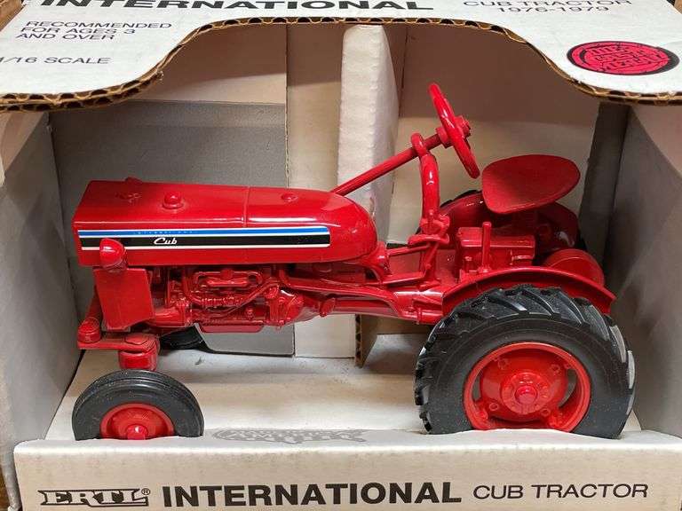 (2) 1/16 IH Cub NIB Ertl