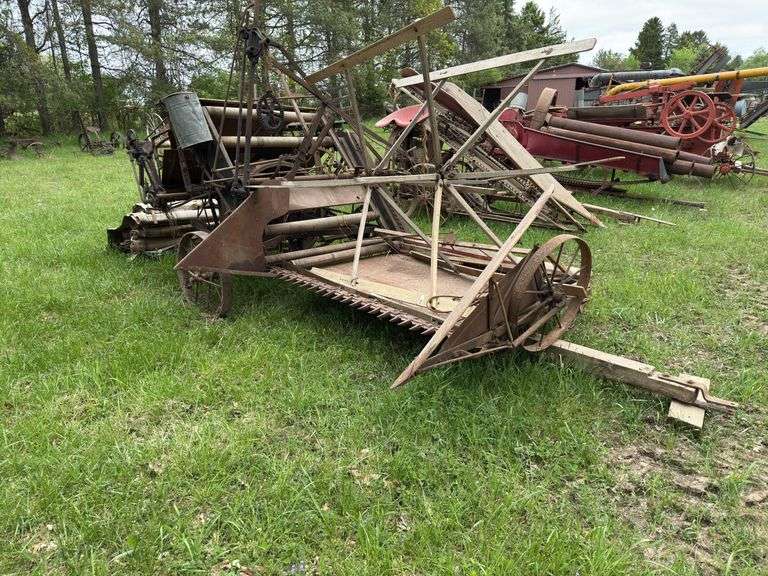Deering Grain Binder image