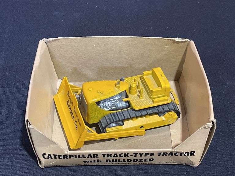 1/50 Caterpillar D7 Crawler Tootsietoy