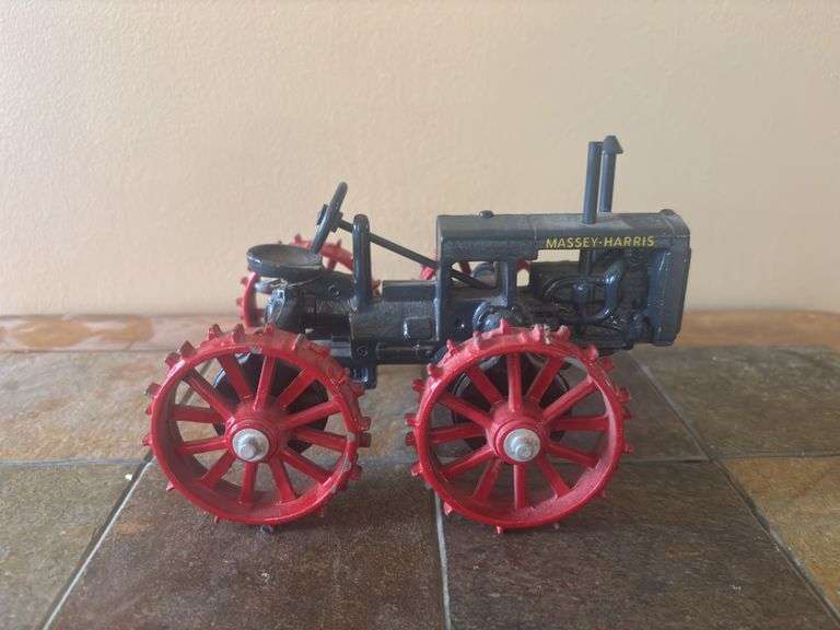 1/16 Massey Harris GP 4WD SM image
