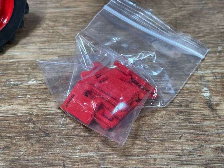 1/16 Farmall 806 2006 Red Power Round Up NIB SM