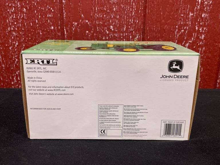 1/16 John Deere 620 2002 SFTS NIB Ertl