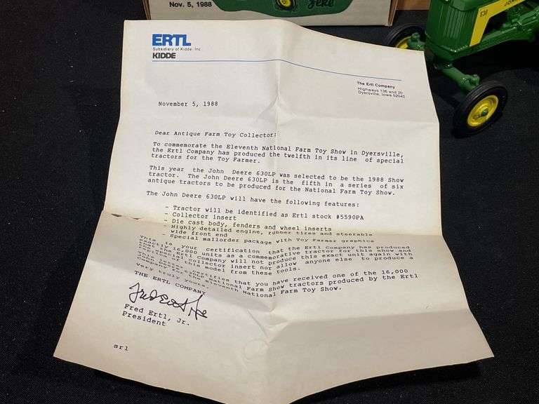 1/16 John Deere 630 LP 1988 NFTS NIB Ertl