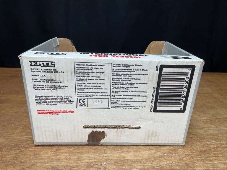1/16 IH 1468 NIB Ertl