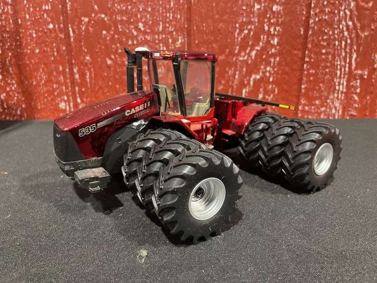 1/32 Case-IH Steiger 535 2010 Farm Show Red Chrome NIB Ertl