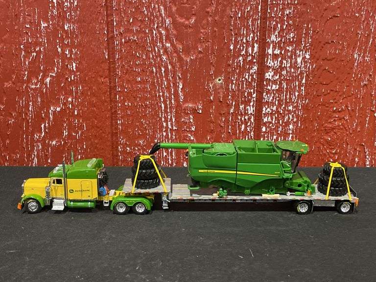 1/64 John Deere Combine Hauler