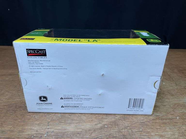 1/16 John Deere LA w/Cultivator NIB SC