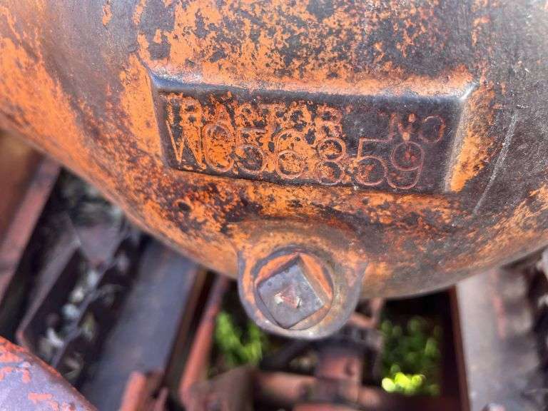 1937 Allis Chalmers WC with Model 33 Picker