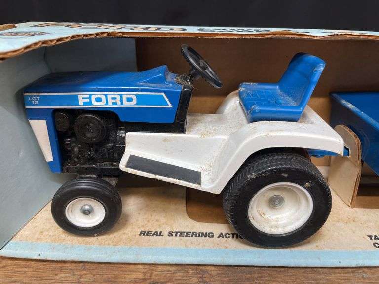 1/16 Ford LGT12 L&G Set NIB Ertl