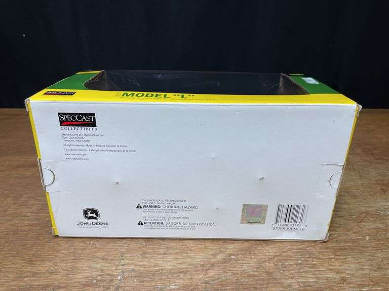 1/16 John Deere L w/Plow NIB SC