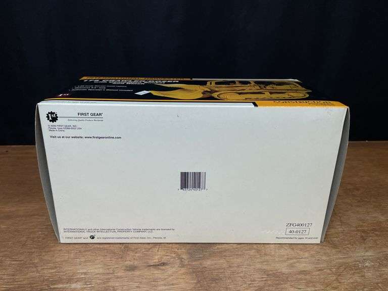 1/25 IH 175 Crawler Dozer NIB 1st Gear