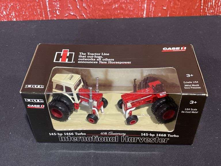 1/64 IH 1466 + 1468 40th Anniversary Set NIB Ertl