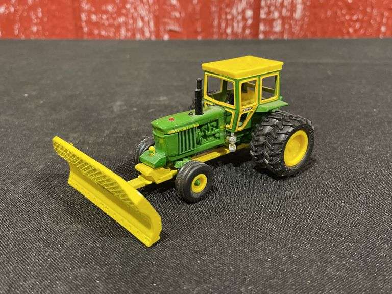 1/64 John Deere 4520 Customized image