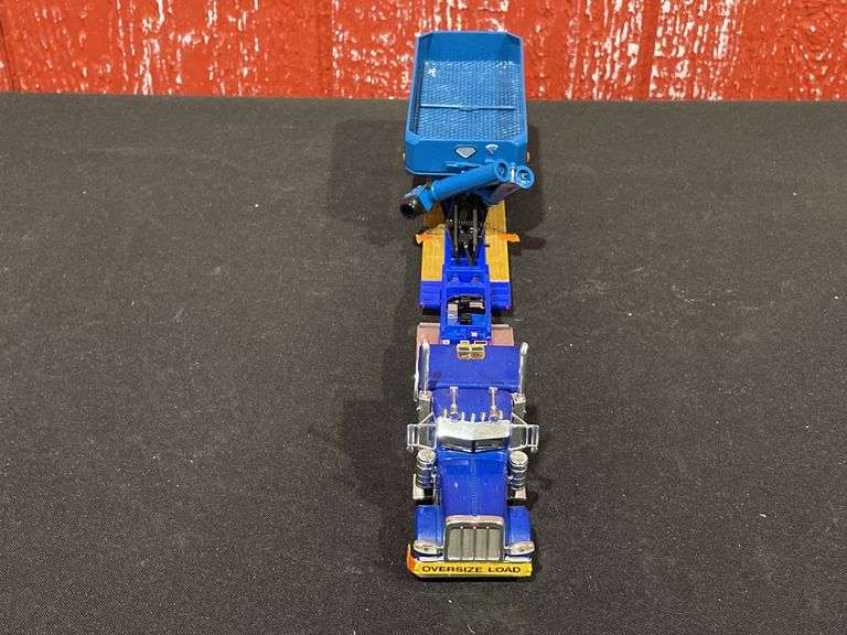 1/64 Kinze Semi w/Grain Cart