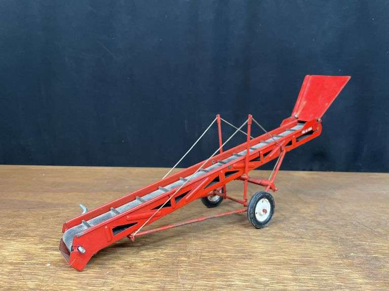 (3) 1/16 Tru-Scale Implements Carter