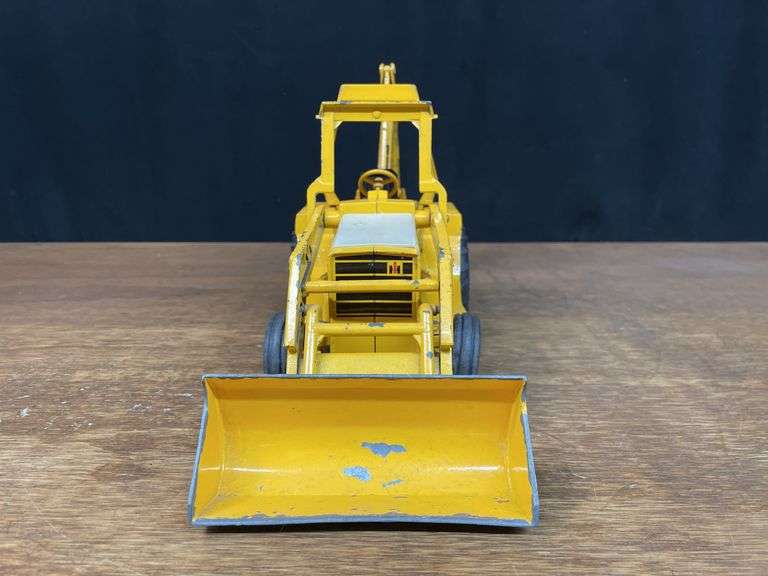 (2) 1/16 IH Backhoe Ertl