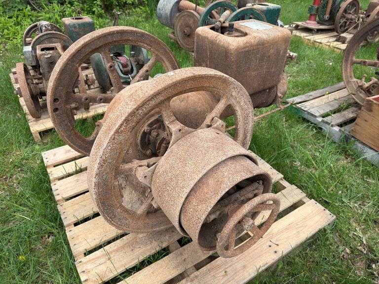 6HP McCormick Deering IHC M w/ Clutch Pulley
