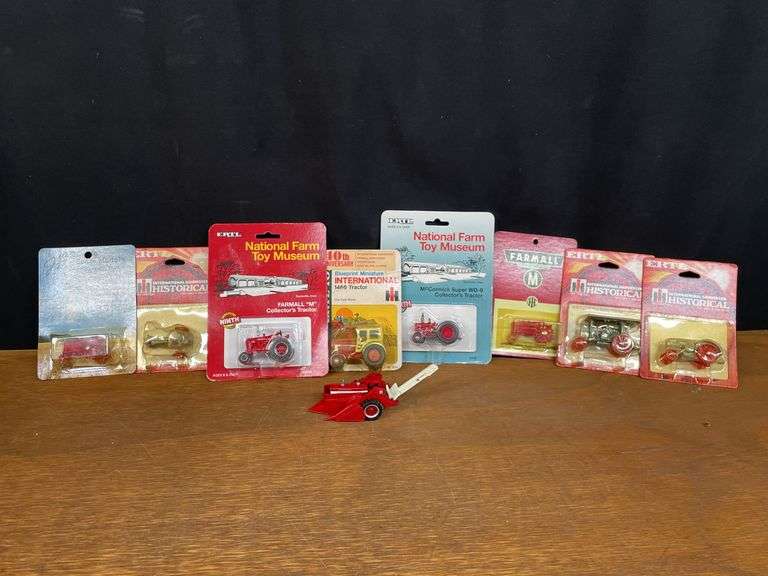 (9) 1/64 IH Tractors image
