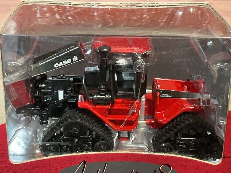 1/64 Case-IH Steiger Quadtrac Authentics NIB Ertl