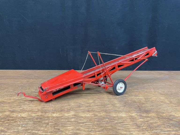 (2) 1/16 Tru Scale Elevator + Wagon Carter
