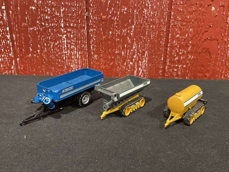 (3) 1/64 Kinze + Caterpillar Grain Carts + Spreader
