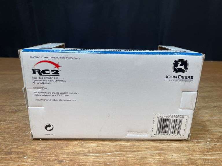 1/16 John Deere 140 L&G Patio Blue NIB Ertl