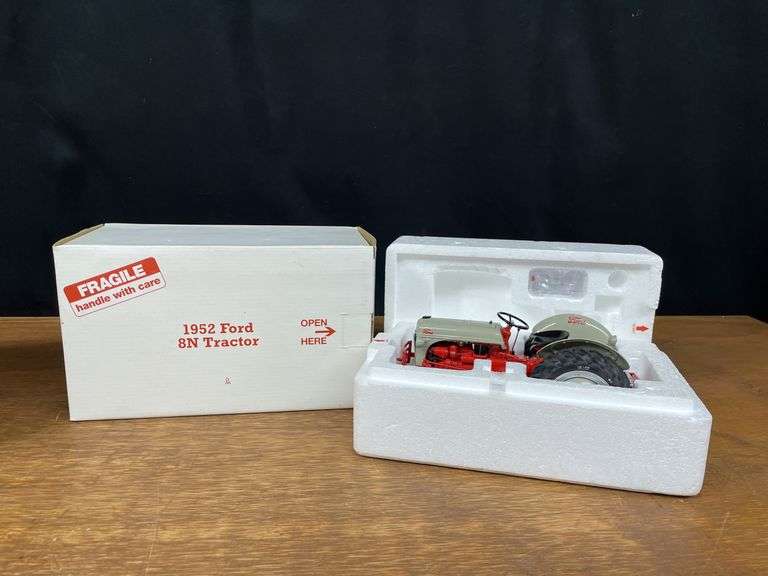 (2) 1/16 Ford 8N + Fordson F NIB Danbury Mint