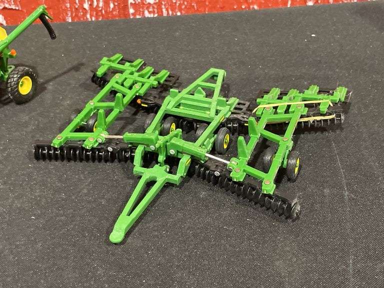 (8) 1/64 John Deere