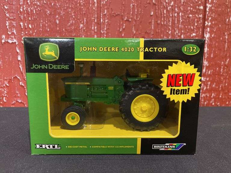 (2) 1/32 John Deere 4020 NIB Ertl