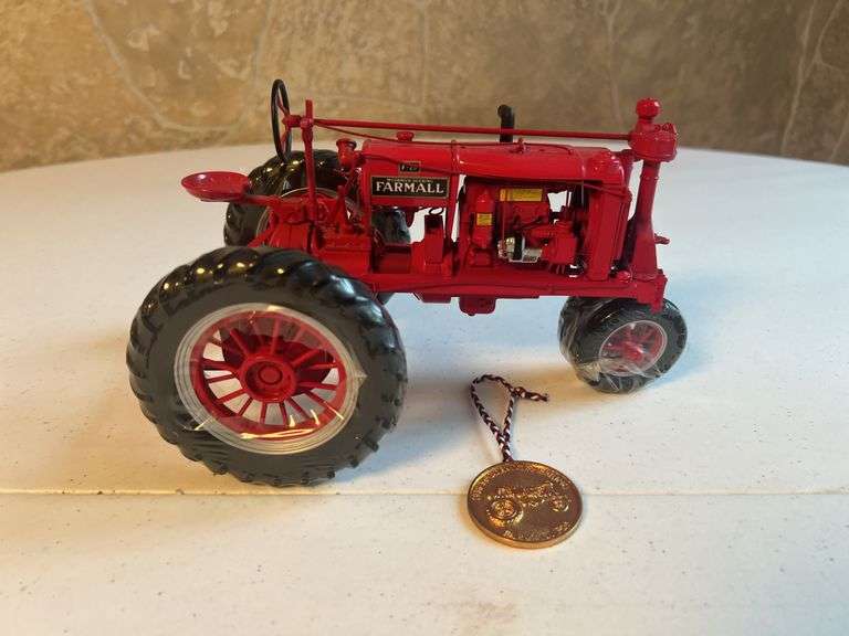 1/16 Farmall F20 Precision Ertl image
