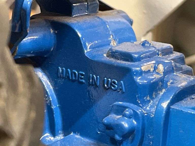 (2) 1/12 Ford 4000 + 961