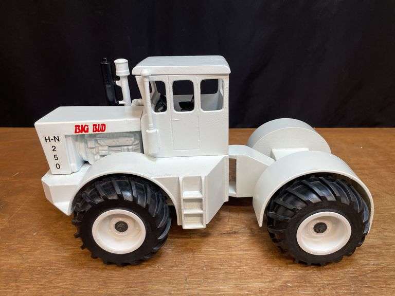 1/16 Big Bud HN250 Trumm