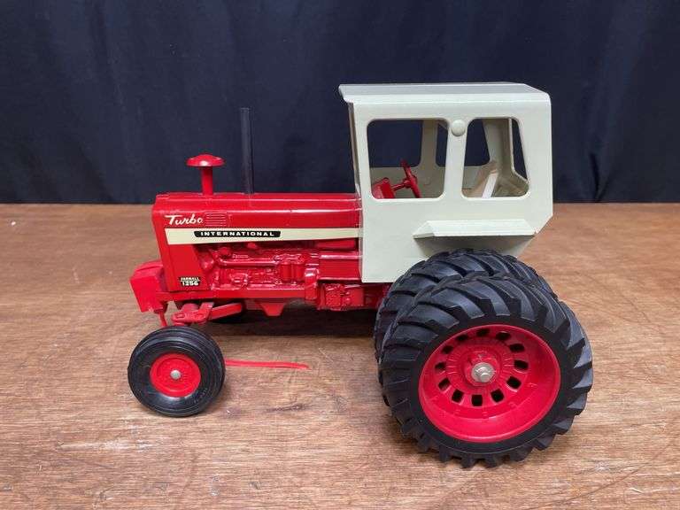1/16 IH 1256 Ertl