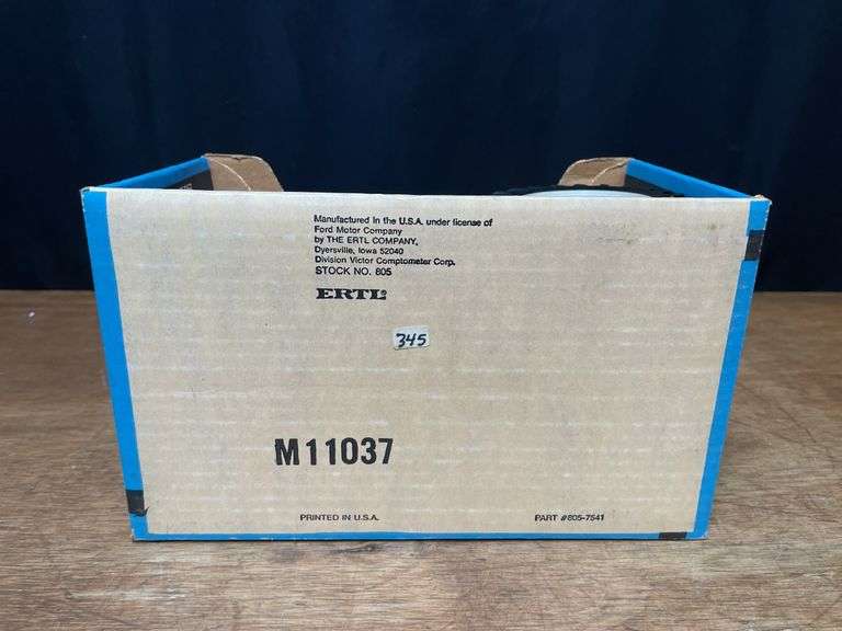 1/12 Ford 4600 NIB Ertl