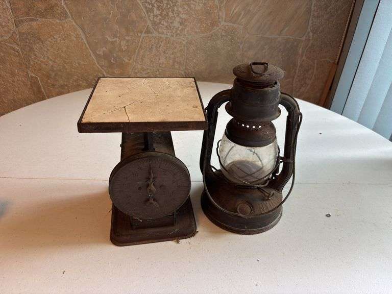 Countertop Scale and Lantern image