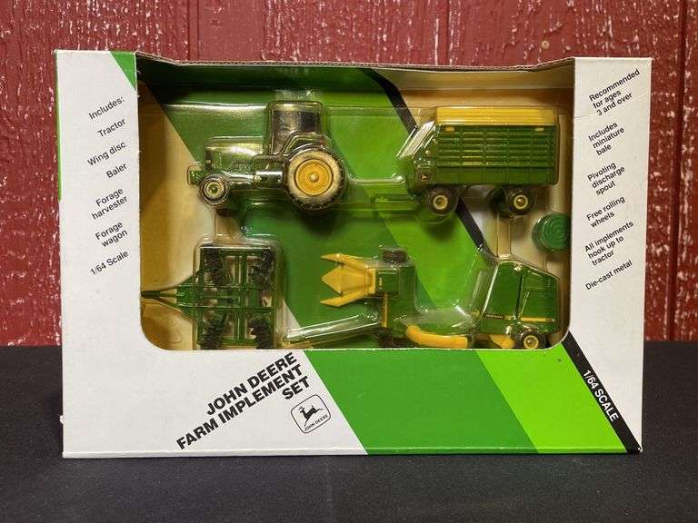 1/64 John Deere Farm Set NIB Ertl image