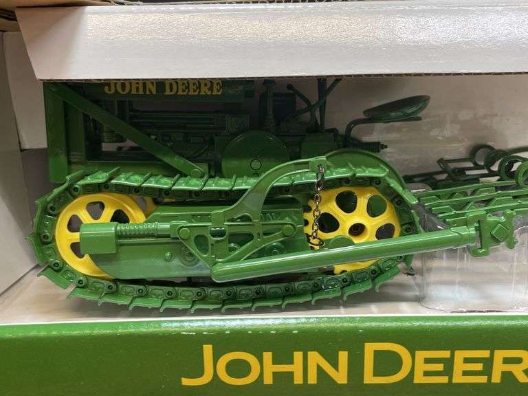 1/16 John Deere Lindeman Crawler w/Cultivator NIB SC