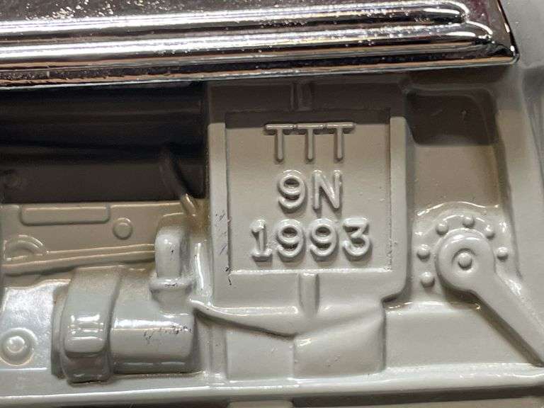 1/16 Ford 9N 1993 TTT NIB Ertl