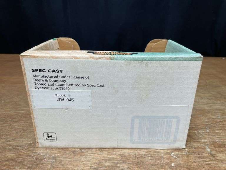 1/16 John Deere LA NIB SC