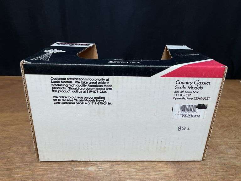 1/16 Farmall F-12 NIB SM